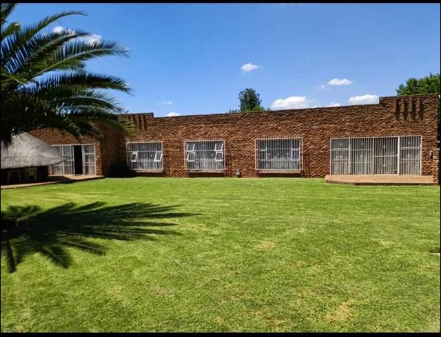 4 BEDROOM HOUSE FOR SALE IN VANDERBIJLPARK SE 3